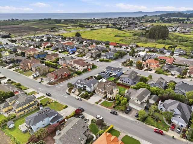 606 Highland Avenue, Half Moon Bay, CA 94019