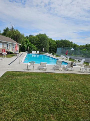 10 Olde Wagon Road, Warwick, NY 10990
