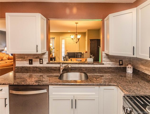 10 Olde Wagon Road, Warwick, NY 10990