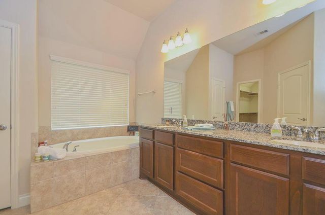 2626 Rosepoint Court, Fresno, TX 77545