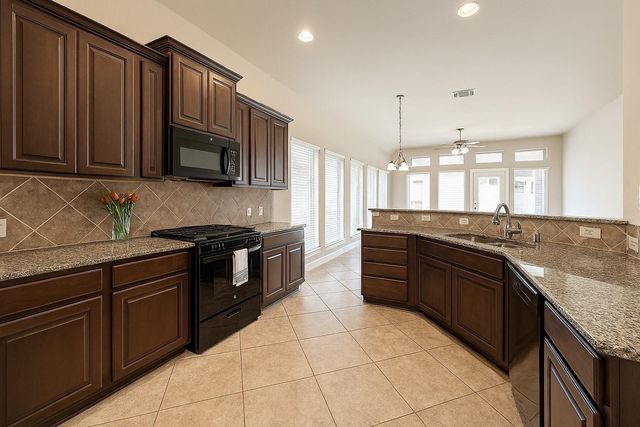 2626 Rosepoint Court, Fresno, TX 77545