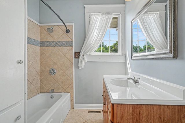 234 W Gay St, Lebanon, TN 37087