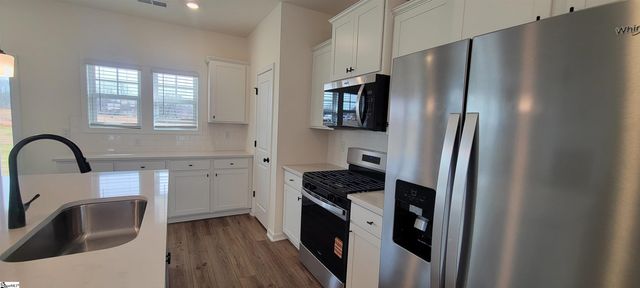 2041 Halton Oaks Drive, Spartanburg, SC 29303