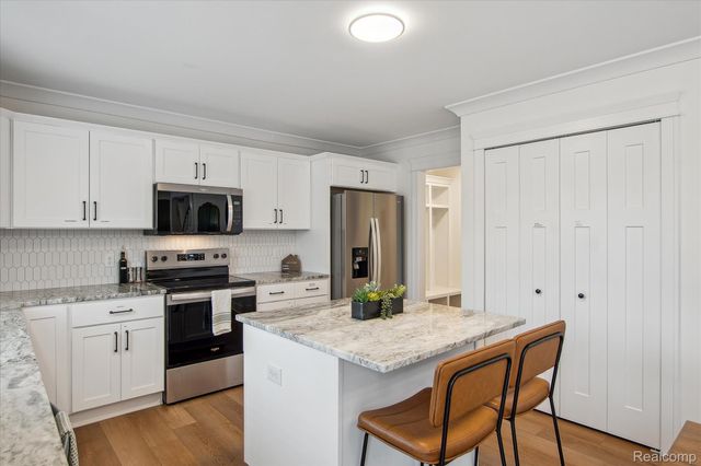 8845 Oakview, Plymouth Charter Township, MI 48170