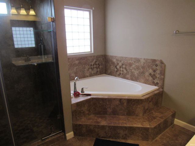 1116 SPRING HILL Drive, Kokomo, IN 46902