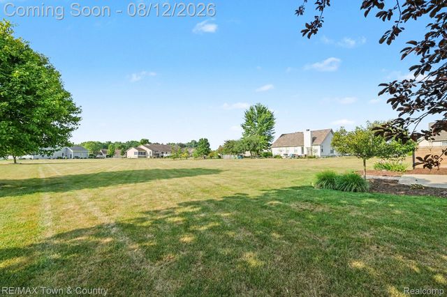5048 Meadowbrook Lane, Flushing Charter Township, MI 48433