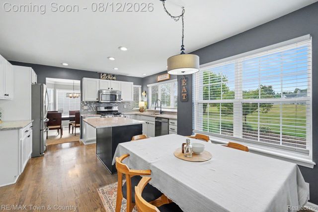 5048 Meadowbrook Lane, Flushing Charter Township, MI 48433