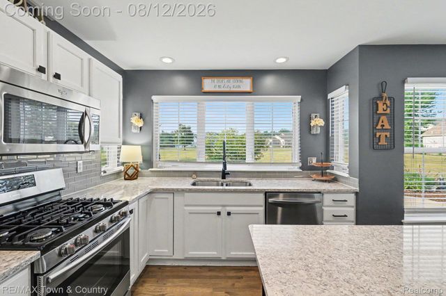 5048 Meadowbrook Lane, Flushing Charter Township, MI 48433
