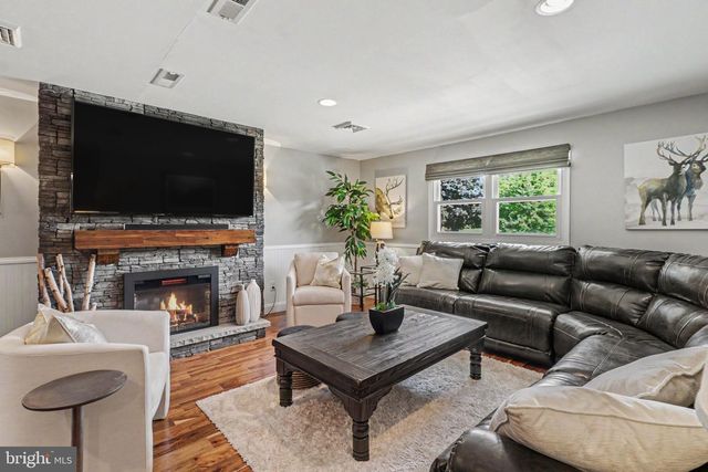 5 JAN DALE AVE, Annville, PA 17003