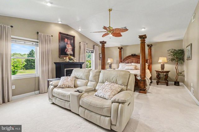 5 JAN DALE AVE, Annville, PA 17003
