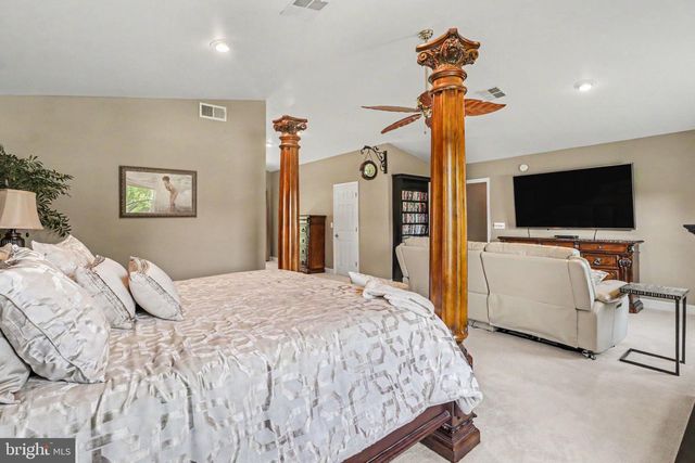 5 JAN DALE AVE, Annville, PA 17003