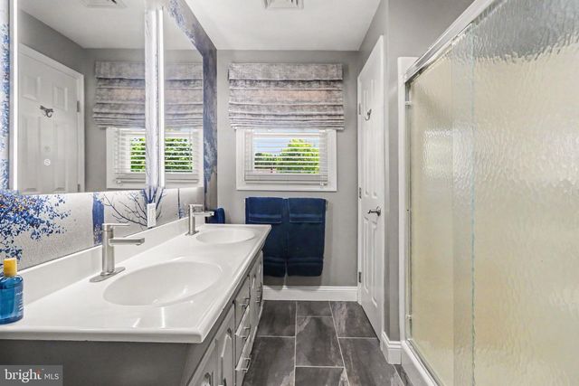 5 JAN DALE AVE, Annville, PA 17003
