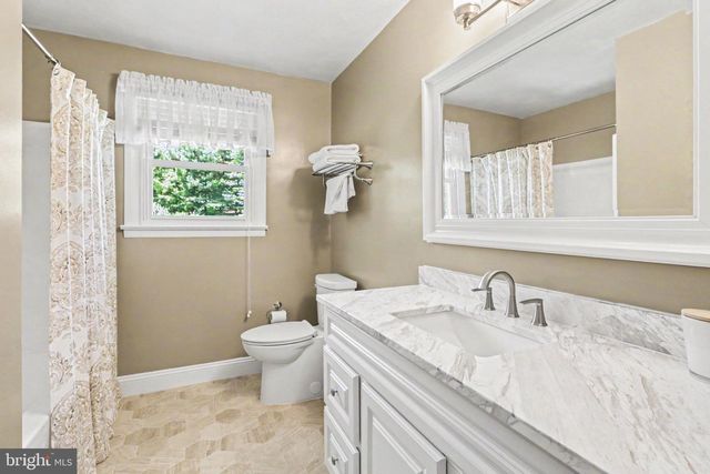 5 JAN DALE AVE, Annville, PA 17003