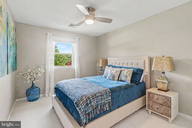 5 JAN DALE AVE, Annville, PA 17003