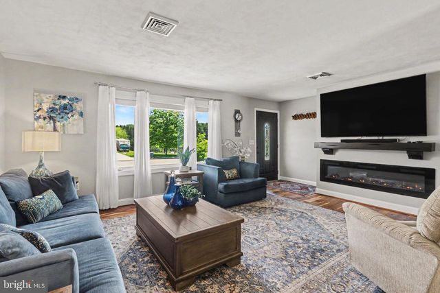 5 JAN DALE AVE, Annville, PA 17003