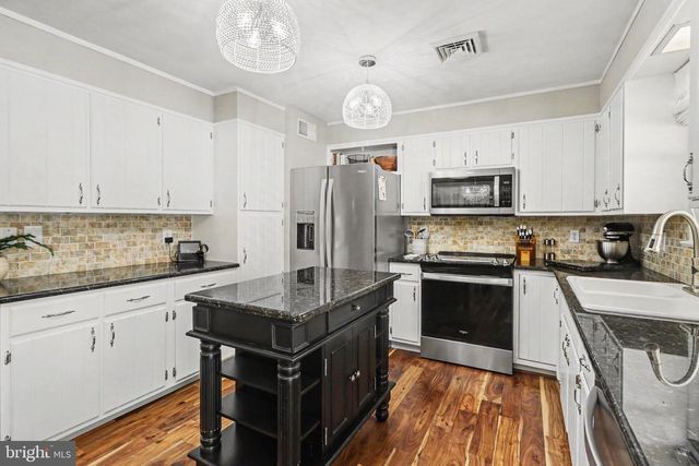 5 JAN DALE AVE, Annville, PA 17003