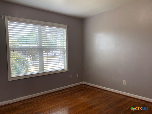 1009 S 5th Street, Copperas Cove, TX 76522