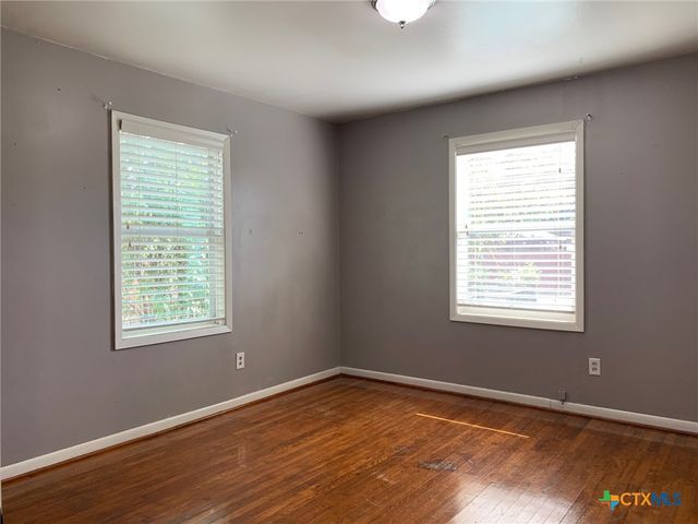 1009 S 5th Street, Copperas Cove, TX 76522