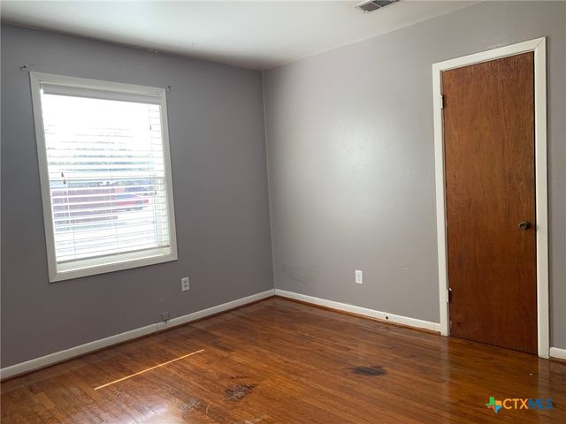 1009 S 5th Street, Copperas Cove, TX 76522