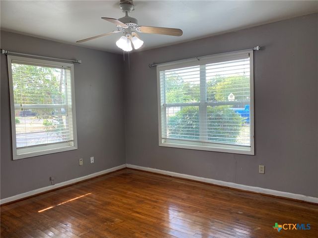 1009 S 5th Street, Copperas Cove, TX 76522