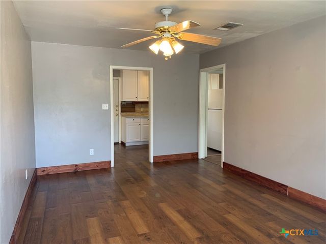 1009 S 5th Street, Copperas Cove, TX 76522