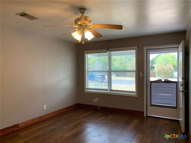 1009 S 5th Street, Copperas Cove, TX 76522