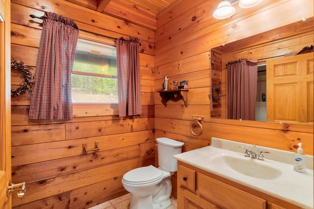 257 Lake Park Drive, Shirley, AR 72153
