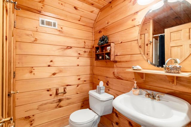 257 Lake Park Drive, Shirley, AR 72153