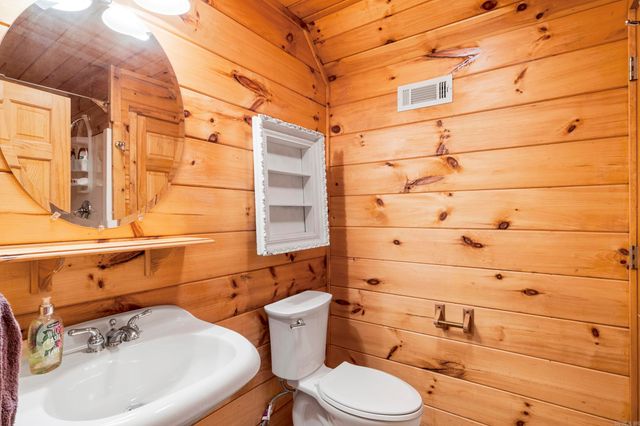 257 Lake Park Drive, Shirley, AR 72153