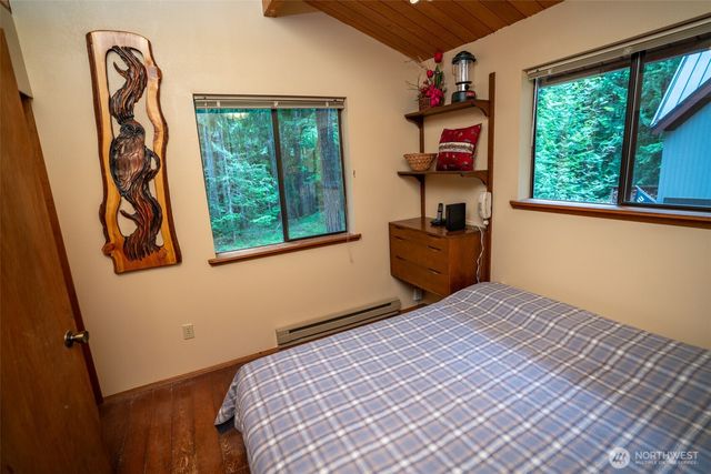321 N Wynoochee Drive, Hoodsport, WA 98548