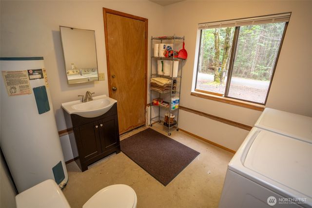 321 N Wynoochee Drive, Hoodsport, WA 98548