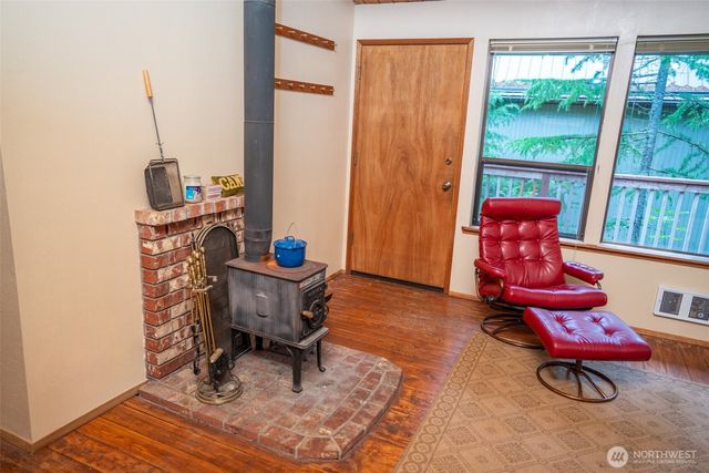 321 N Wynoochee Drive, Hoodsport, WA 98548