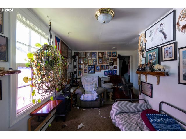 374 WAITE St, Eugene, OR 97402