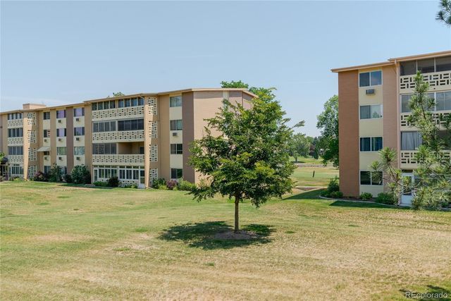 700 S Alton Way 10B, Denver, CO 80247