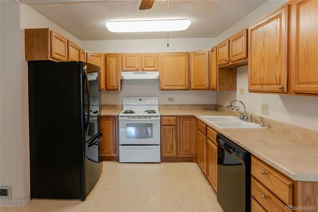 700 S Alton Way 10B, Denver, CO 80247