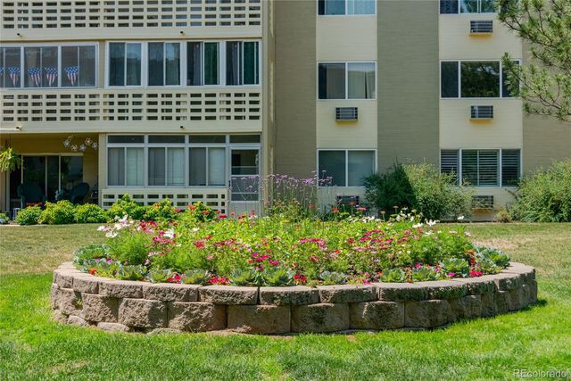 700 S Alton Way 10B, Denver, CO 80247
