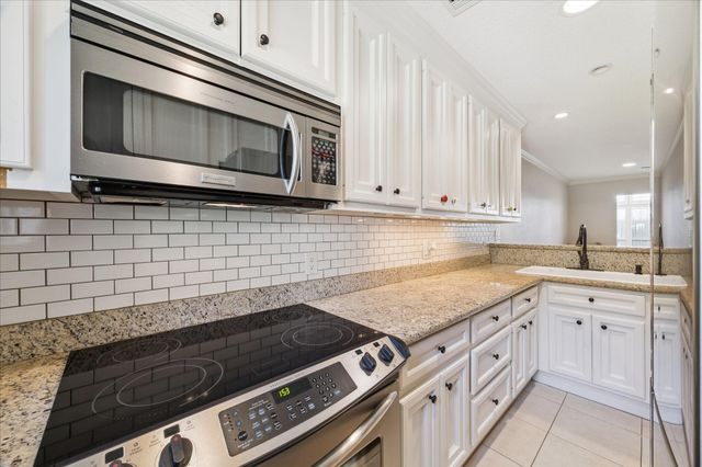 2330 Lakewood Yacht Club Drive 4, Seabrook, TX 77586