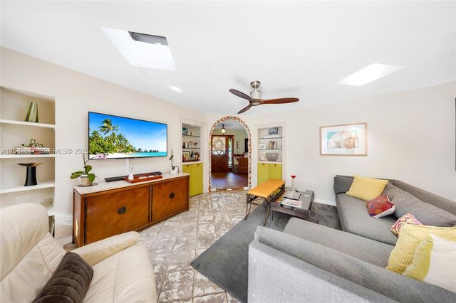 1840 Tigertail Ave, Miami, FL 33133