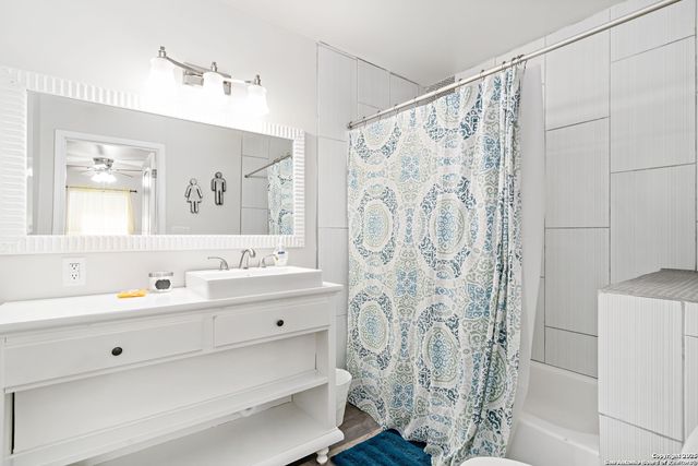 226 bee, San Antonio, TX 78208