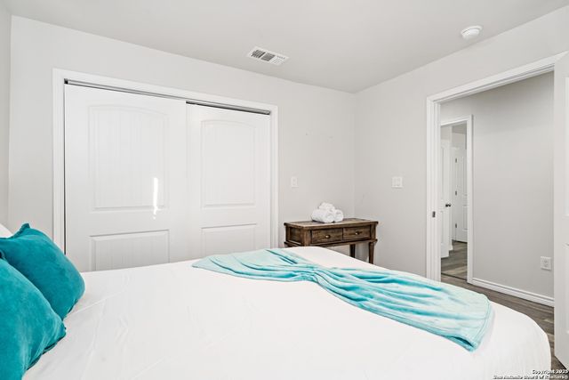226 bee, San Antonio, TX 78208