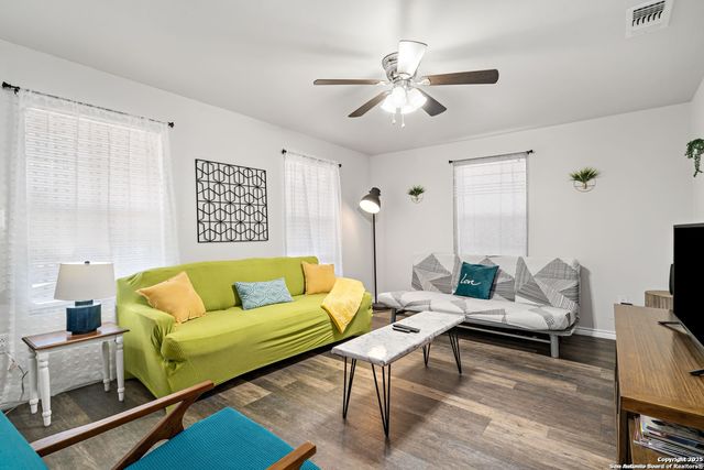226 bee, San Antonio, TX 78208