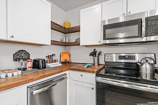 226 bee, San Antonio, TX 78208