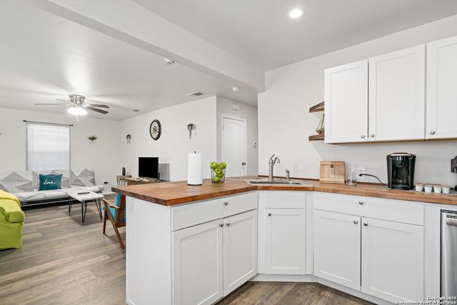 226 bee, San Antonio, TX 78208