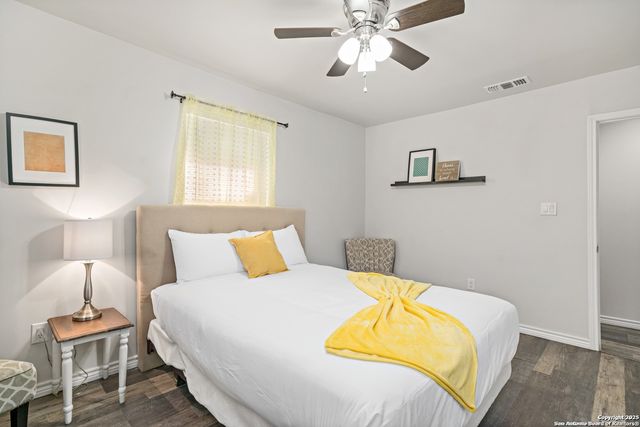 226 bee, San Antonio, TX 78208