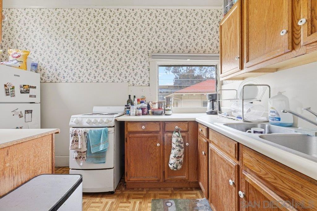 Image 13 of property listing at 2561 S Albatross, San Diego, CA 92101