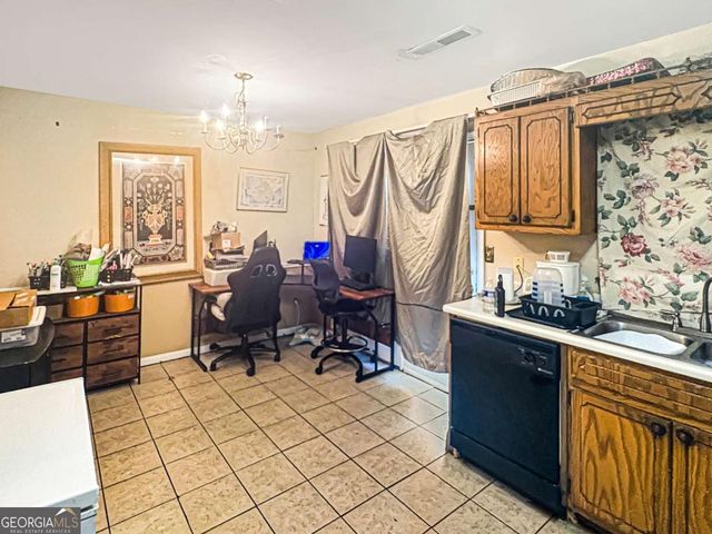 664 Browning Lane SE, Conyers, GA 30013