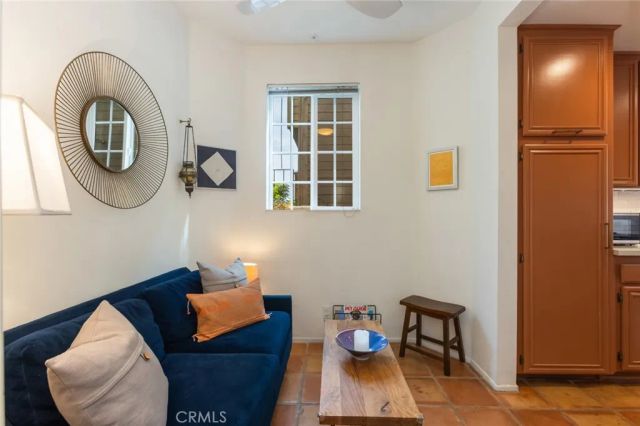 11445 Moorpark, Studio City, CA 91602