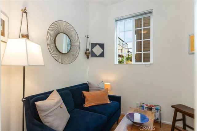 11445 Moorpark, Studio City, CA 91602