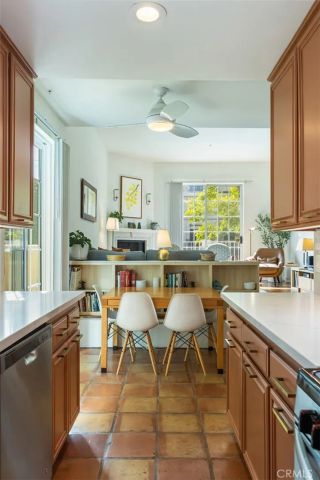 11445 Moorpark, Studio City, CA 91602