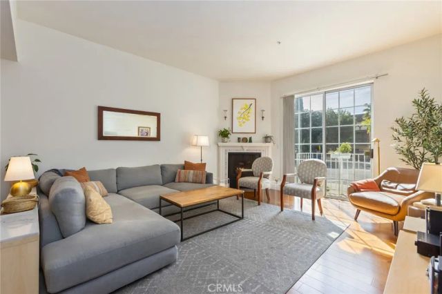 11445 Moorpark, Studio City, CA 91602